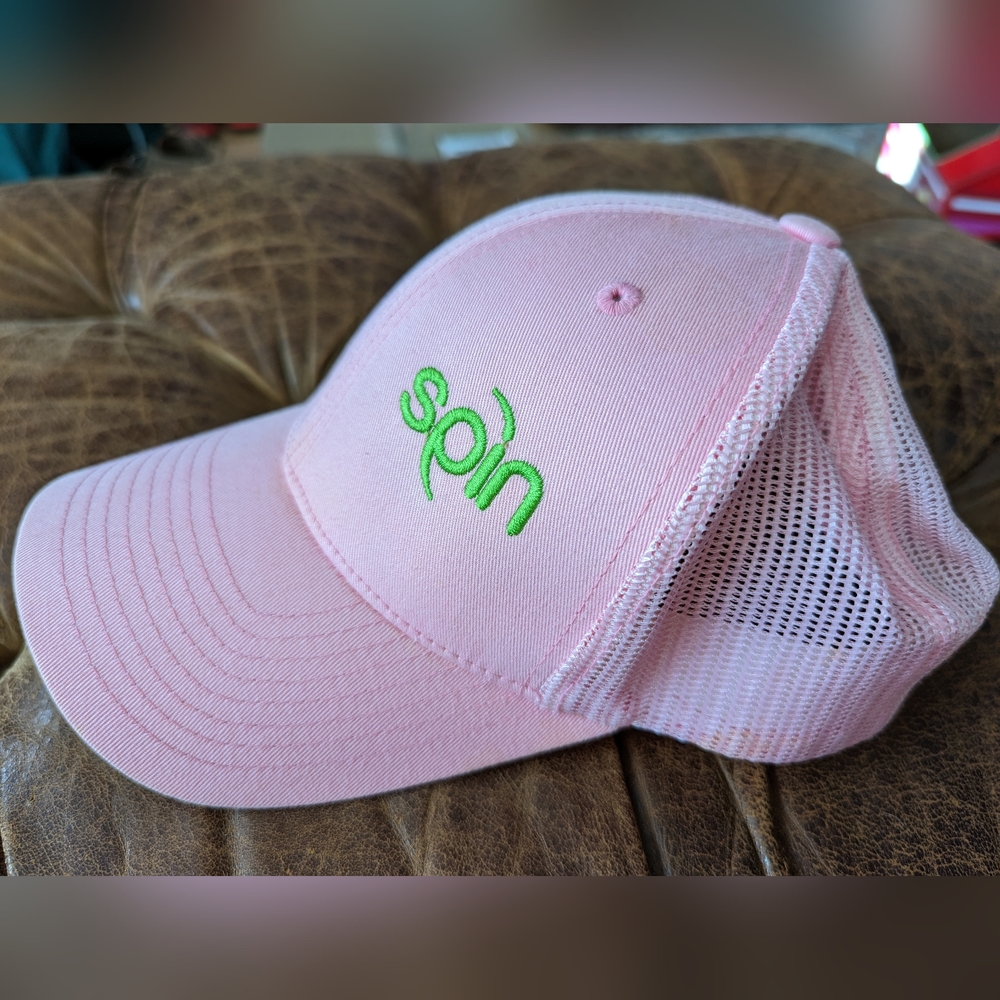 Spin Trucker Hat Mesh Pink
